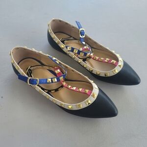 Wild Diva Lounge Womens Pippa T-Strap Flat Shoes Black Buckle Studded Sz 5.5 New